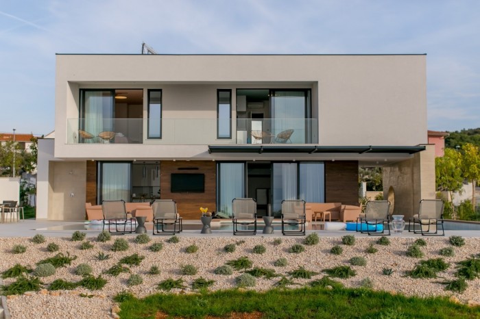 Ne gledaj gosta kao novčanicu eura